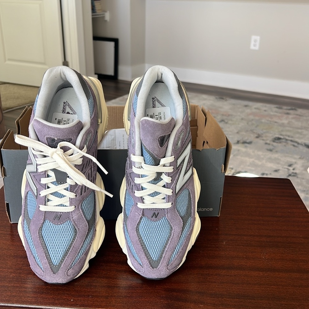 NEW BALANCE SHOES